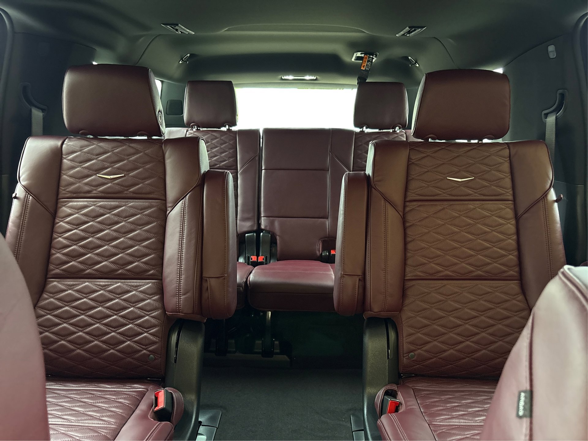 New 2026 Cadillac Escalade ESV Luxury AWD/4WD image 17