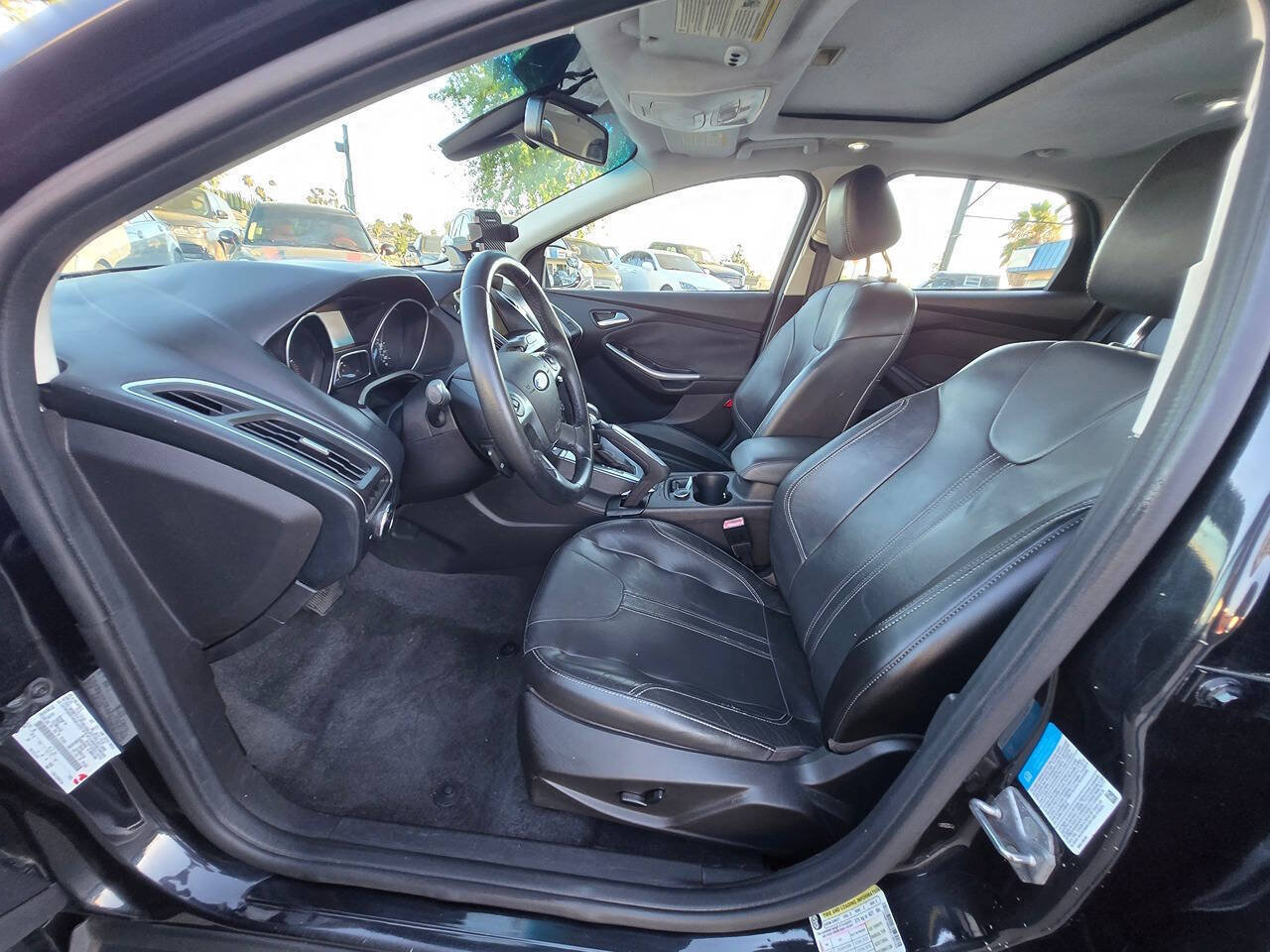 Used 2012 Ford Focus Titanium FWD image 23