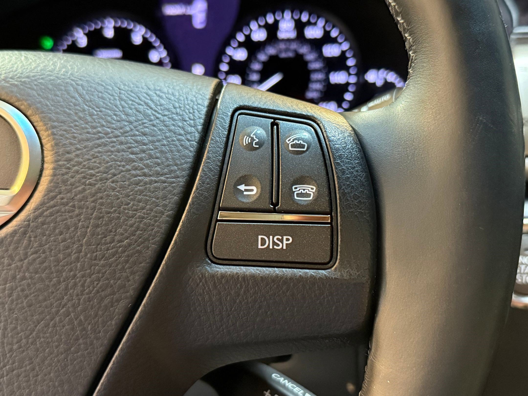 Used 2014 Lexus LS 460 AWD w/ Comfort Package image 28