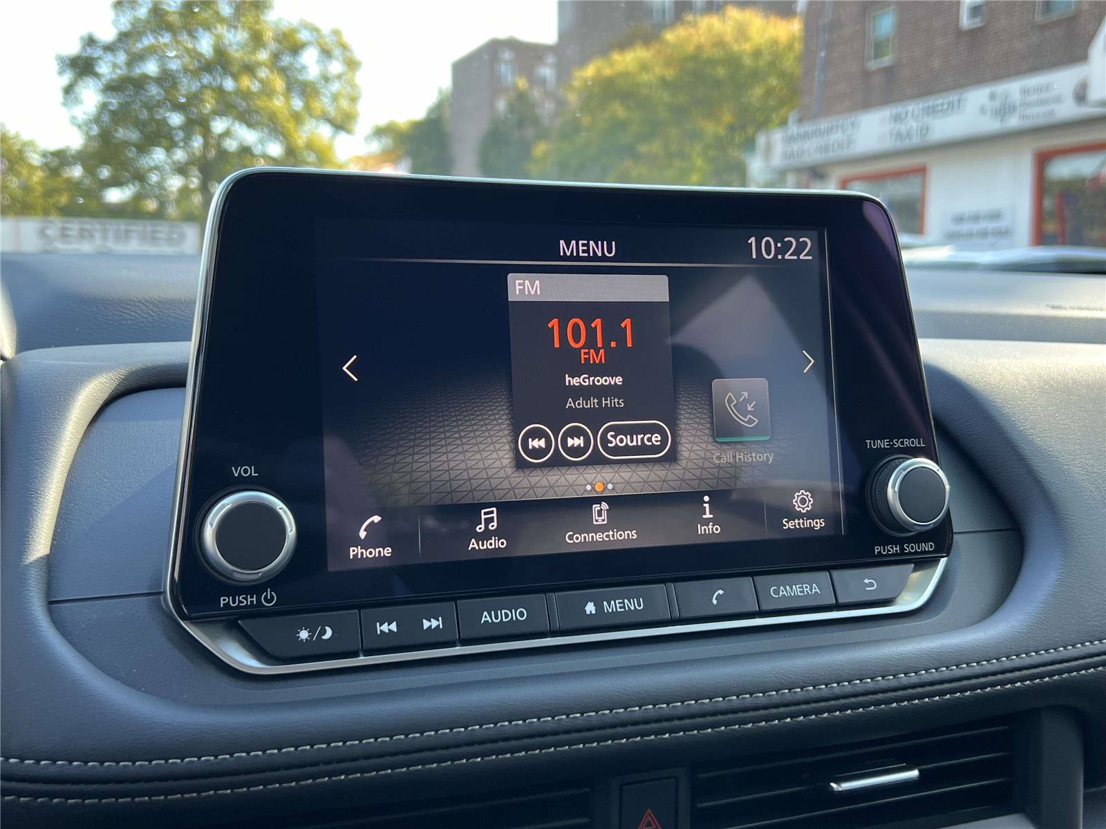 Used 2025 Nissan Rogue SV image 35