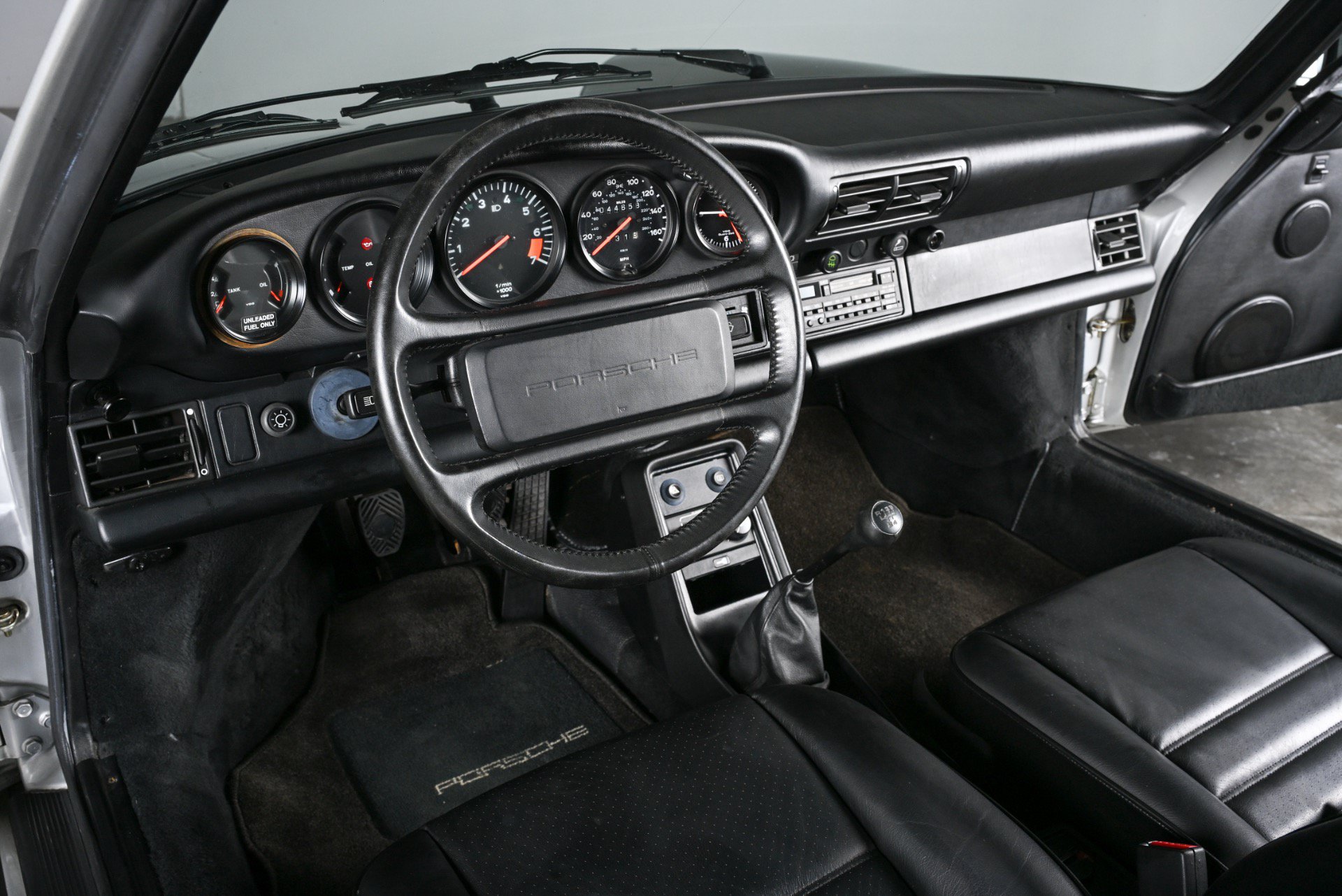 Used 1988 Porsche 911 Carrera RWD image 4