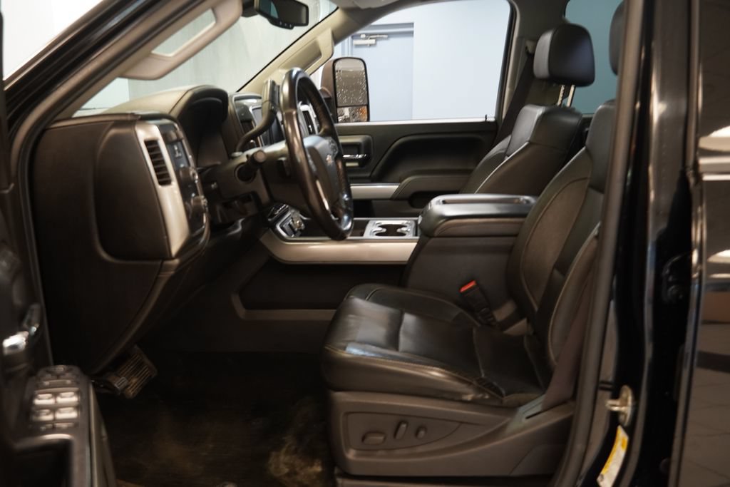 Used 2015 Chevrolet Silverado 2500 LTZ w/ Duramax Plus Package AWD/4WD image 5