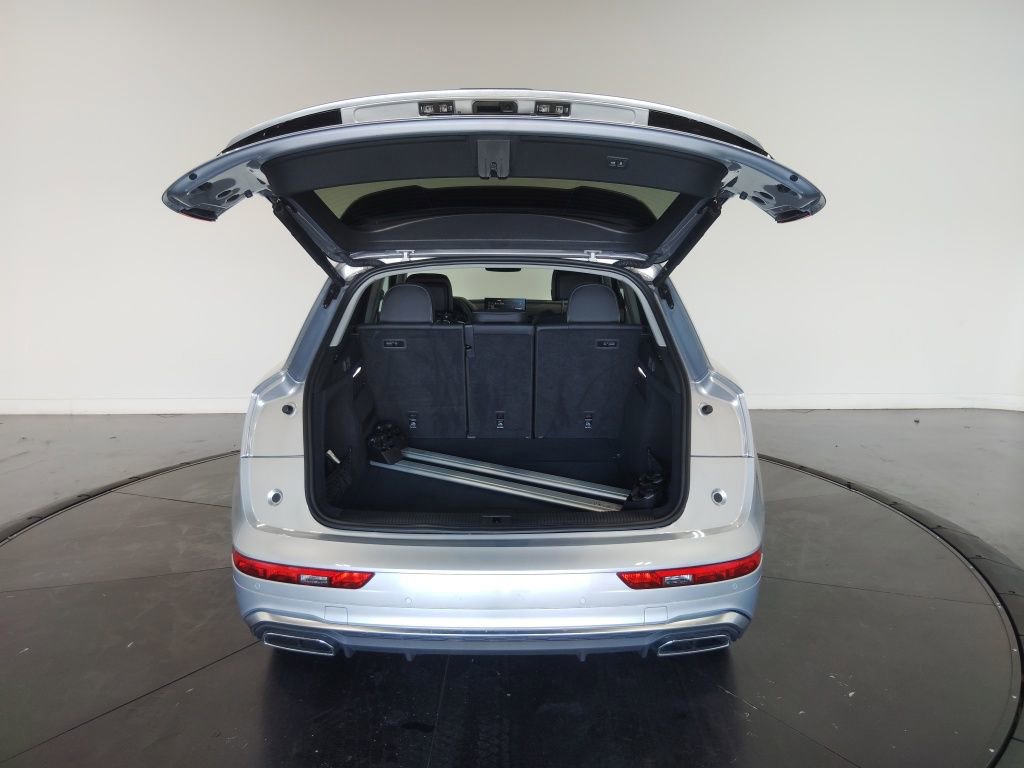 Used 2024 Audi Q5 2.0T Premium w/ Convenience Package image 9