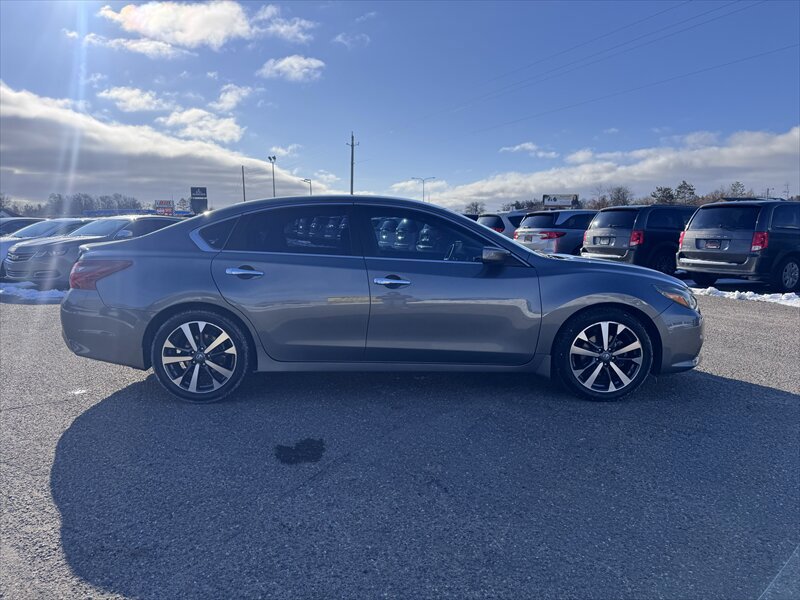 Used 2017 Nissan Altima 2.5 SR w/ LED Appearance Package FWD image 6