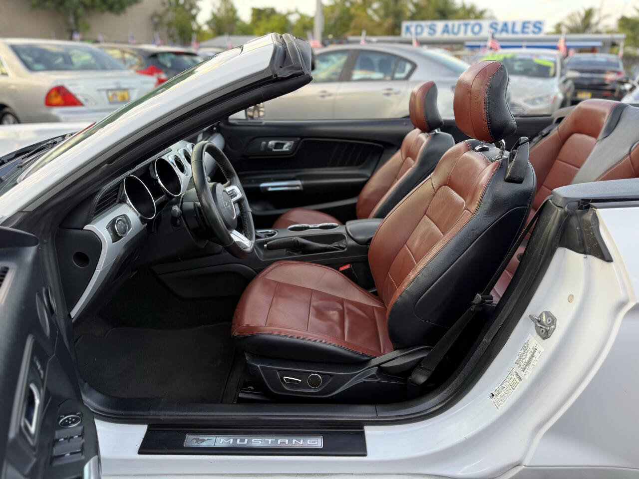 Used 2016 Ford Mustang Premium RWD image 10