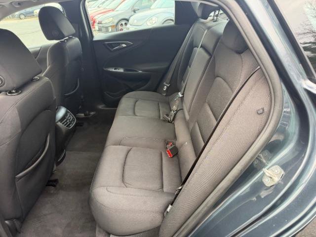 Used 2021 Chevrolet Malibu LT image 29