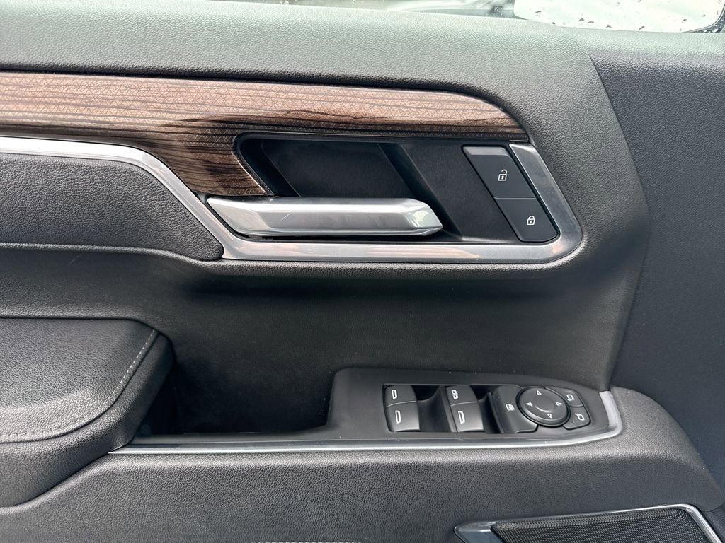 Used 2025 Chevrolet Silverado 1500 LT image 25