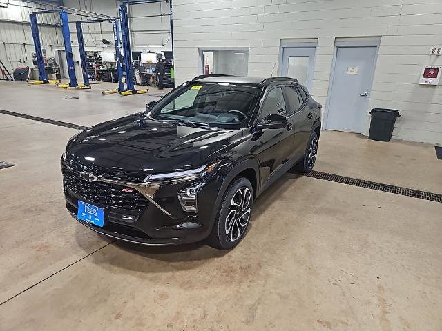 New 2026 Chevrolet Trax RS w/ Driver Confidence Package image 2