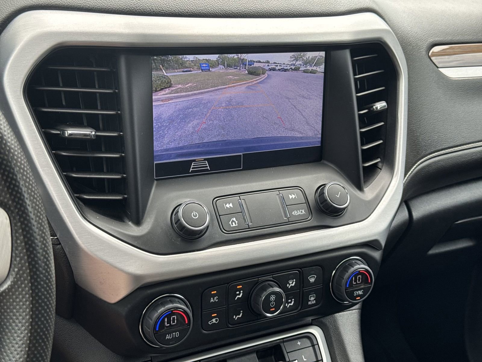 Certified 2023 GMC Acadia SLE w/ Driver Convenience Package image 24