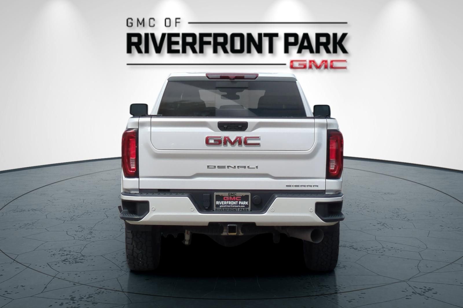 Used 2022 GMC Sierra 3500 Denali AWD/4WD image 4