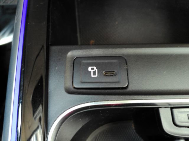 Used 2022 Mercedes-Benz EQB 300 4MATIC image 46