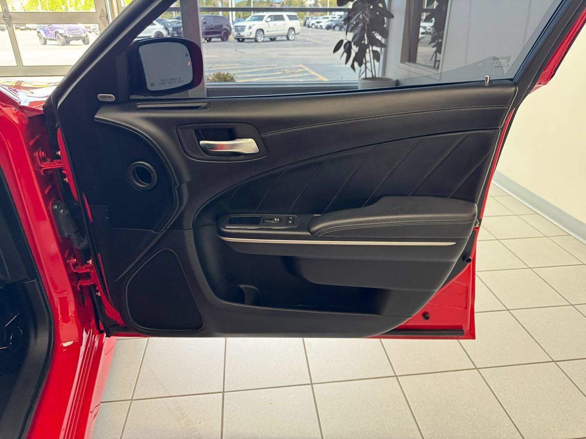 Used 2019 Dodge Charger Scat Pack w/ Dynamics Package RWD image 18