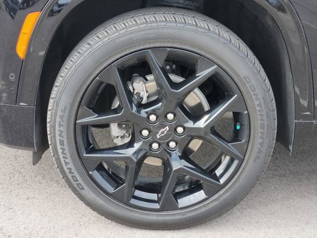 Used 2025 Chevrolet Traverse RS image 13