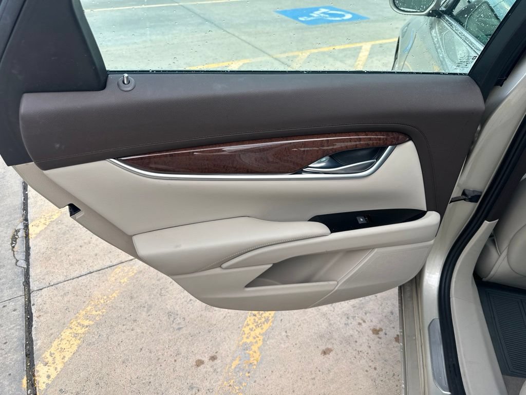Used 2014 Cadillac XTS Luxury w/ Driver Awareness Package FWD image 22