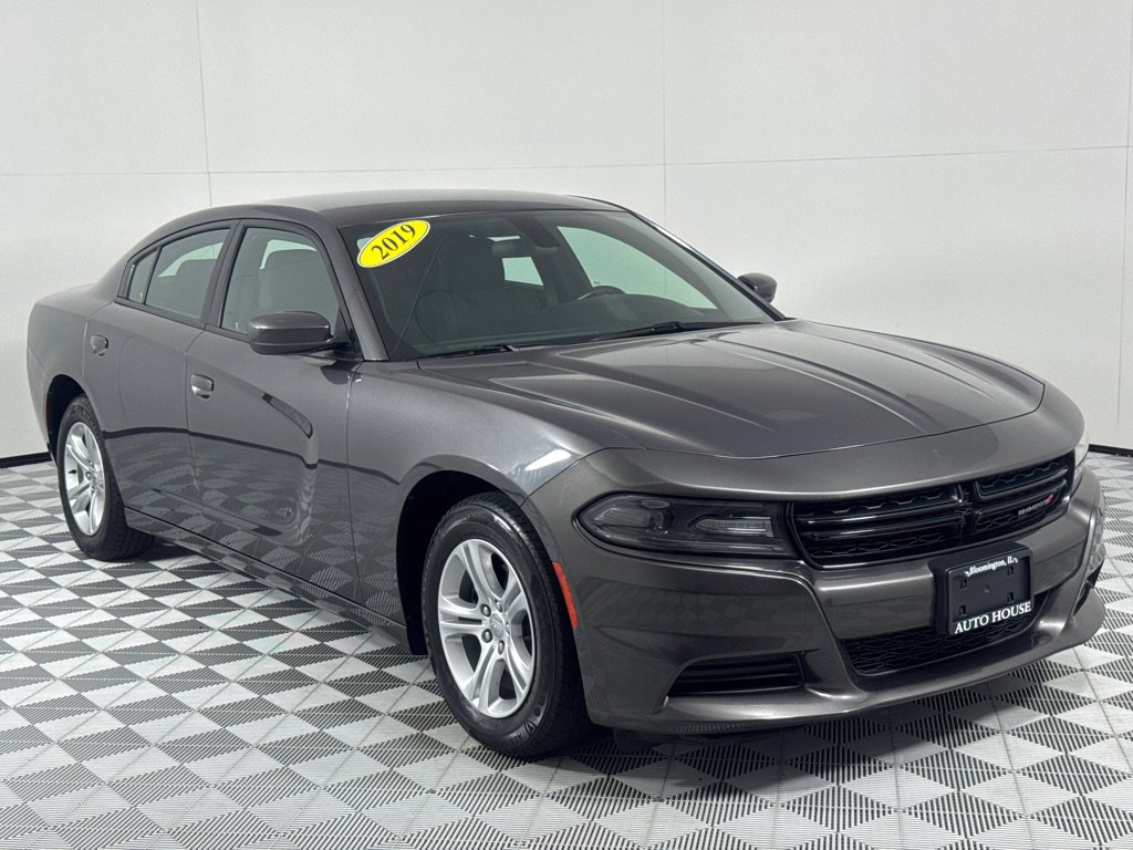 Used 2019 Dodge Charger SXT image 3