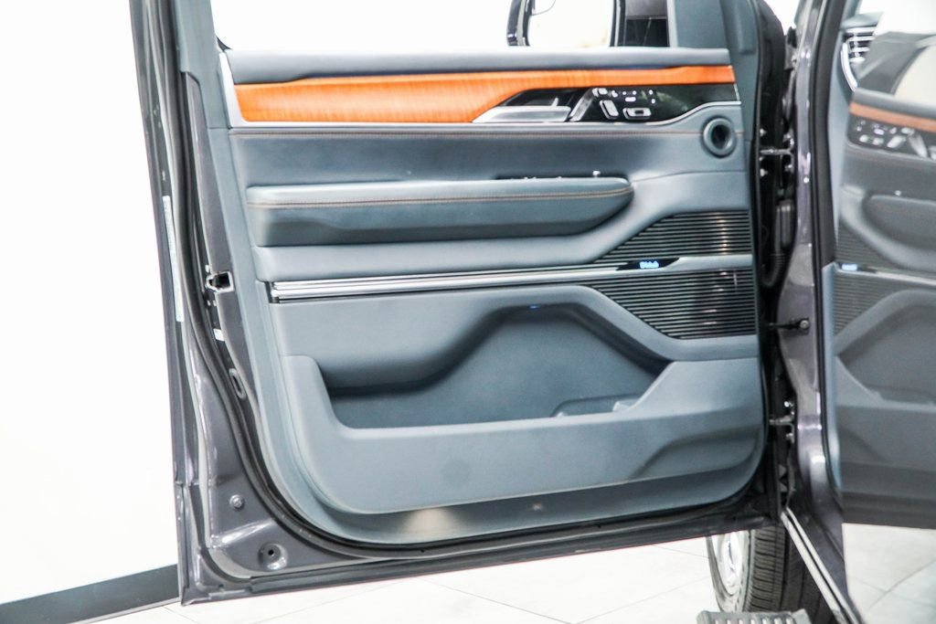 Used 2022 Jeep Grand Wagoneer Series II w/ Convenience Group III image 45