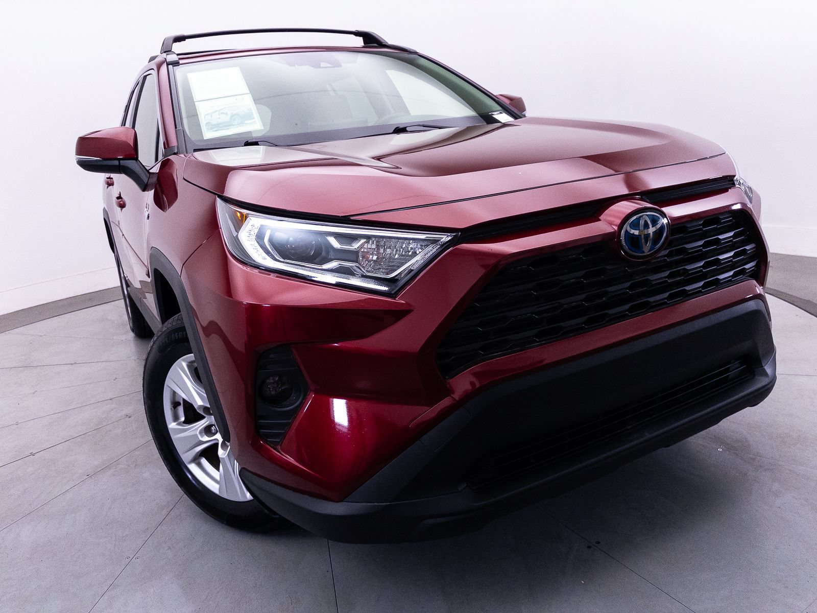 Used 2021 Toyota RAV4 XLE w/ Convenience Package AWD/4WD image 5