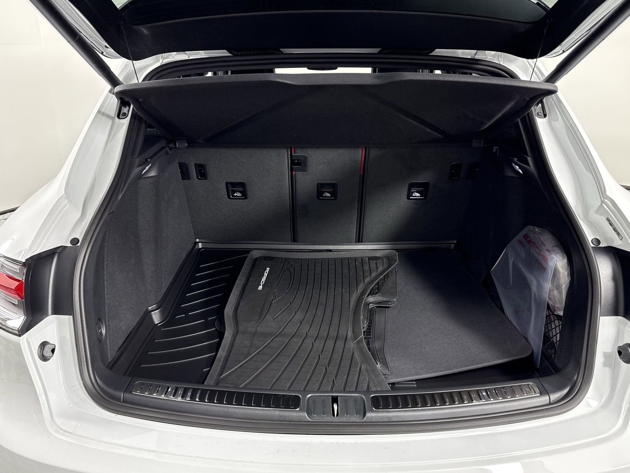 New 2025 Porsche Macan image 26