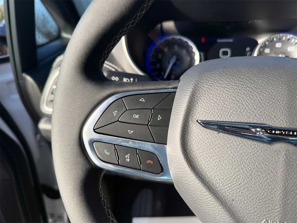 New 2026 Chrysler Pacifica Select image 21