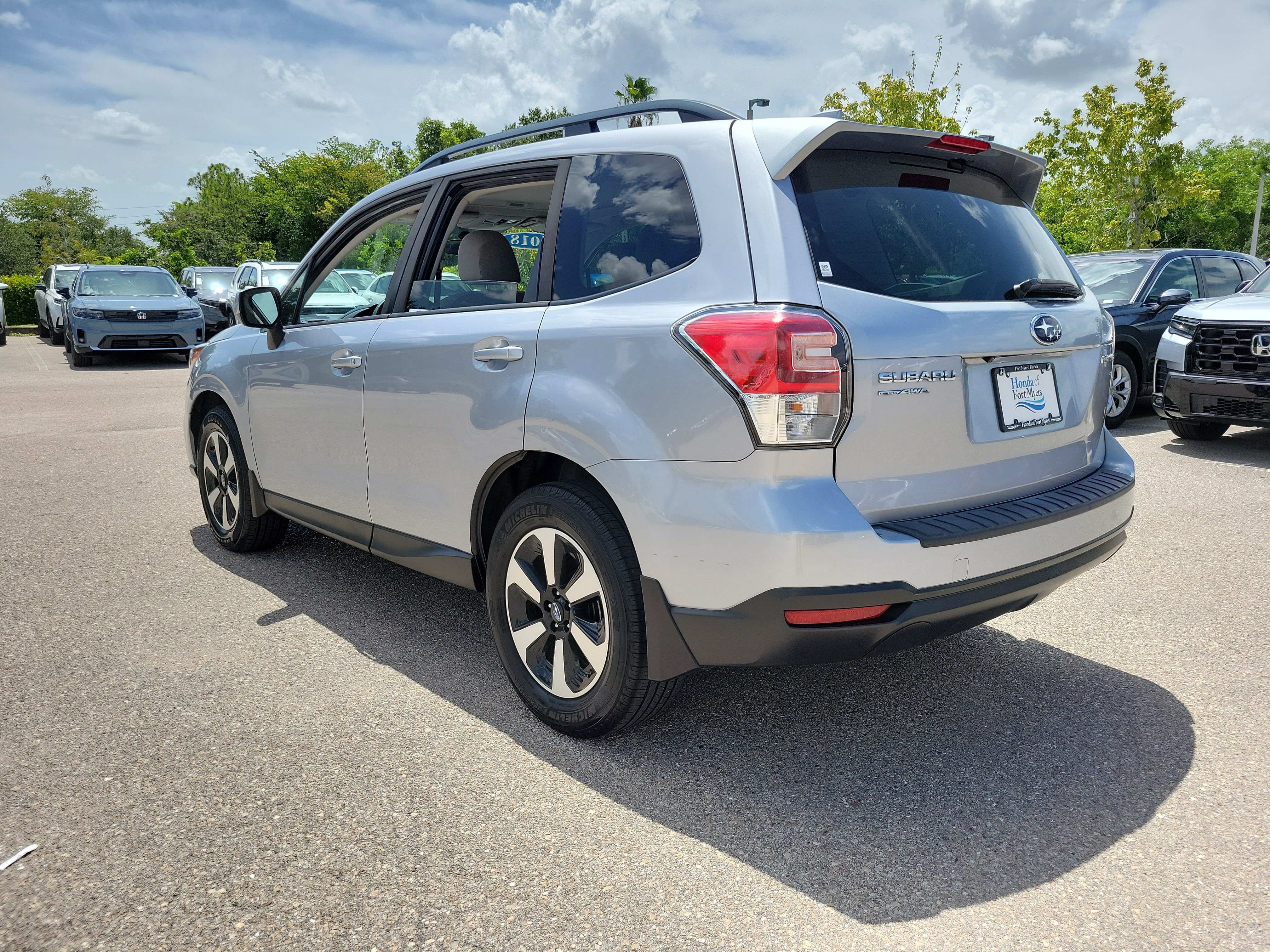Used 2018 Subaru Forester 2.5i Premium w/ All-Weather Package AWD/4WD image 4