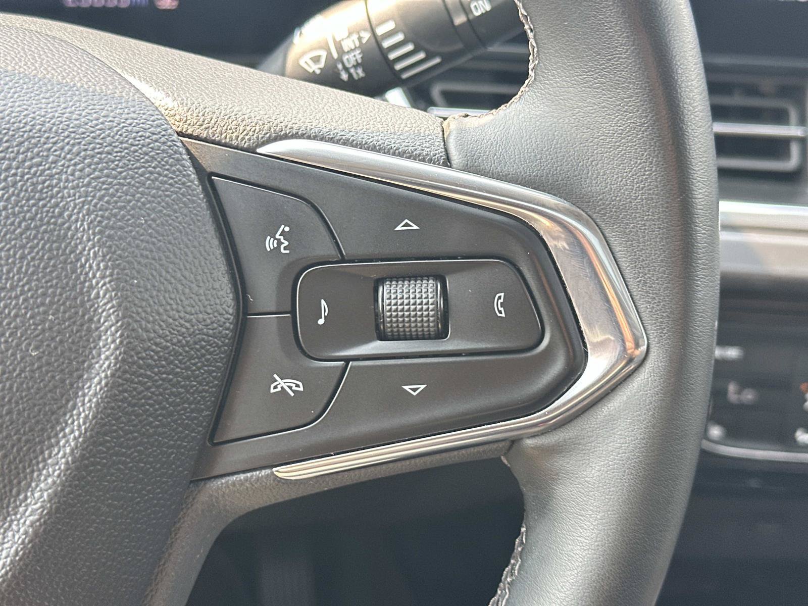 Certified 2024 Chevrolet Trax ACTIV w/ Sunroof Package FWD image 22