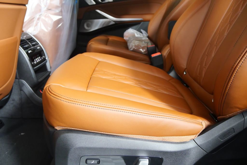 New 2026 BMW X7 xDrive40i w/ Executive Package image 16