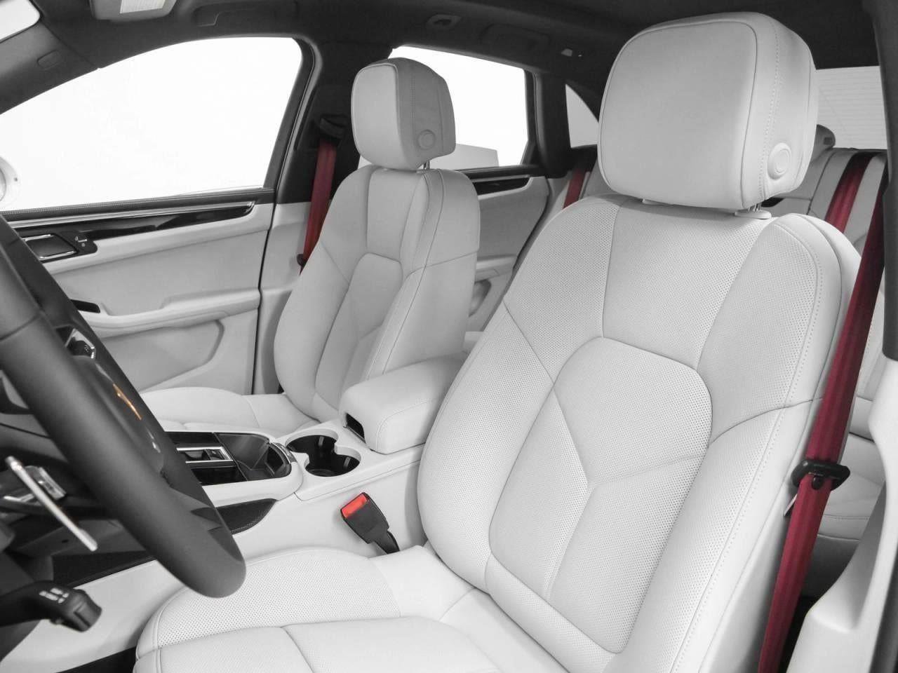 New 2025 Porsche Macan image 84