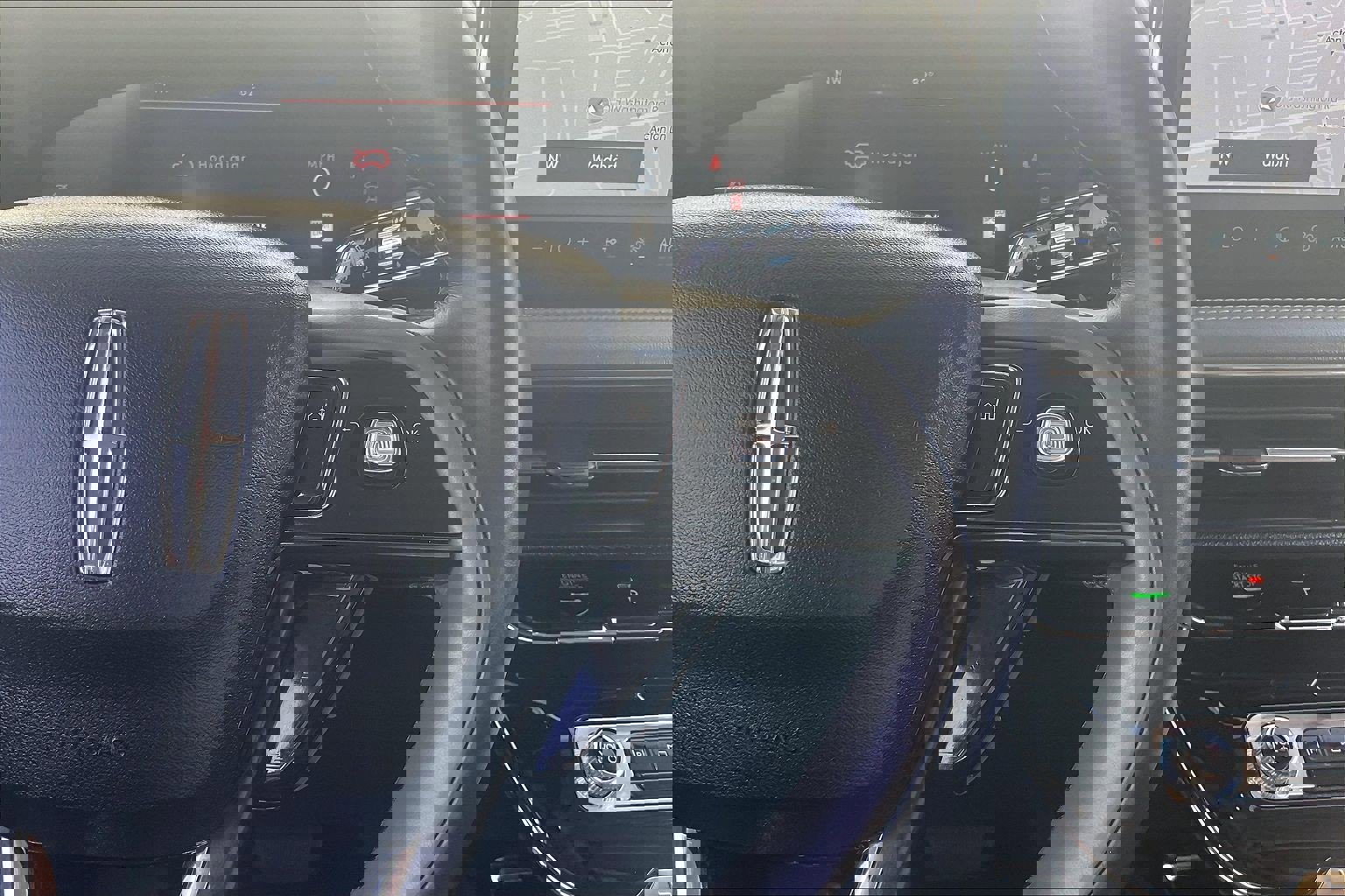 Used 2023 Lincoln Corsair Reserve w/ Equipment Group 201A image 24