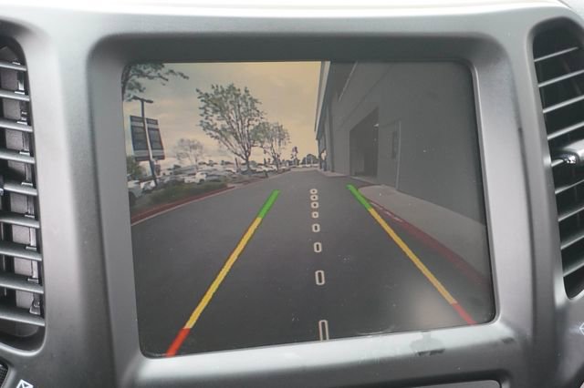 Used 2015 Jeep Cherokee Limited image 15