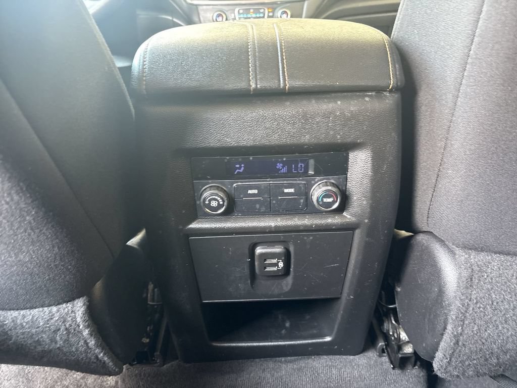 Used 2020 Chevrolet Traverse LS FWD image 20