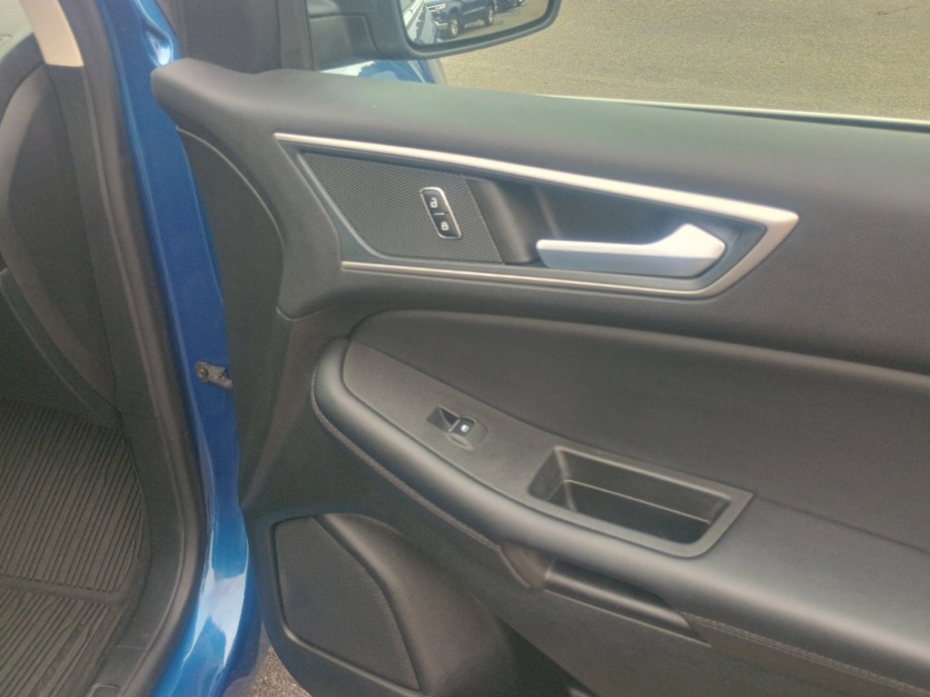 Used 2024 Ford Edge SEL AWD/4WD image 10