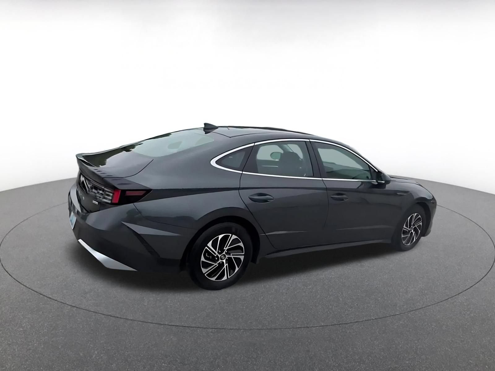 Used 2026 Hyundai Sonata Blue FWD image 12
