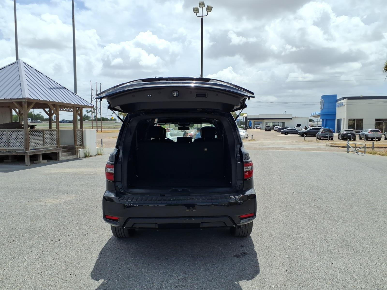 Used 2022 Nissan Armada SL w/ Midnight Edition Package RWD image 26