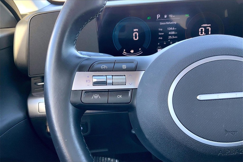 Used 2025 Hyundai Kona SEL image 12