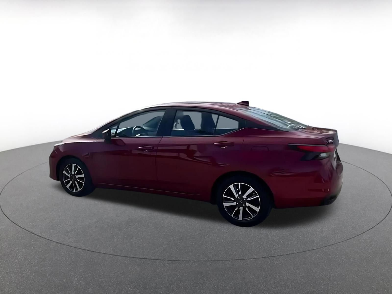 Used 2025 Nissan Versa SV image 7