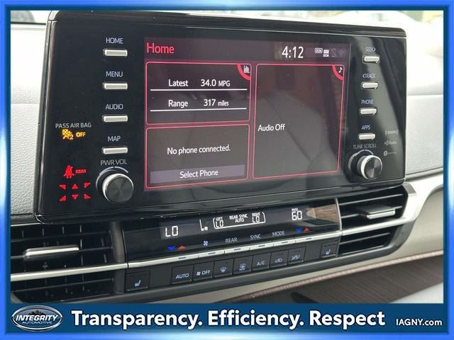 Used 2024 Toyota Sienna XLE FWD image 27