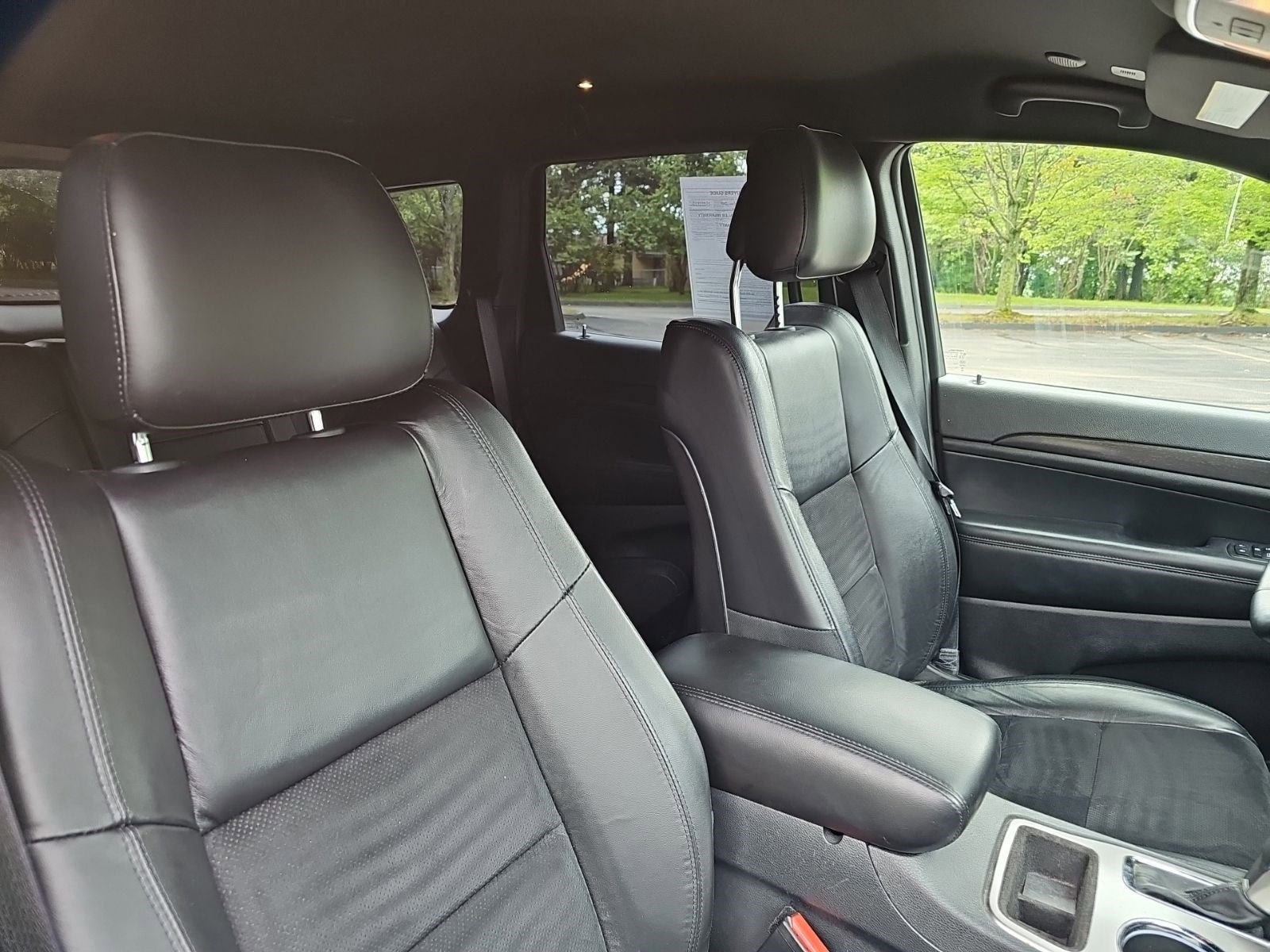 Used 2018 Jeep Grand Cherokee Altitude AWD/4WD image 12