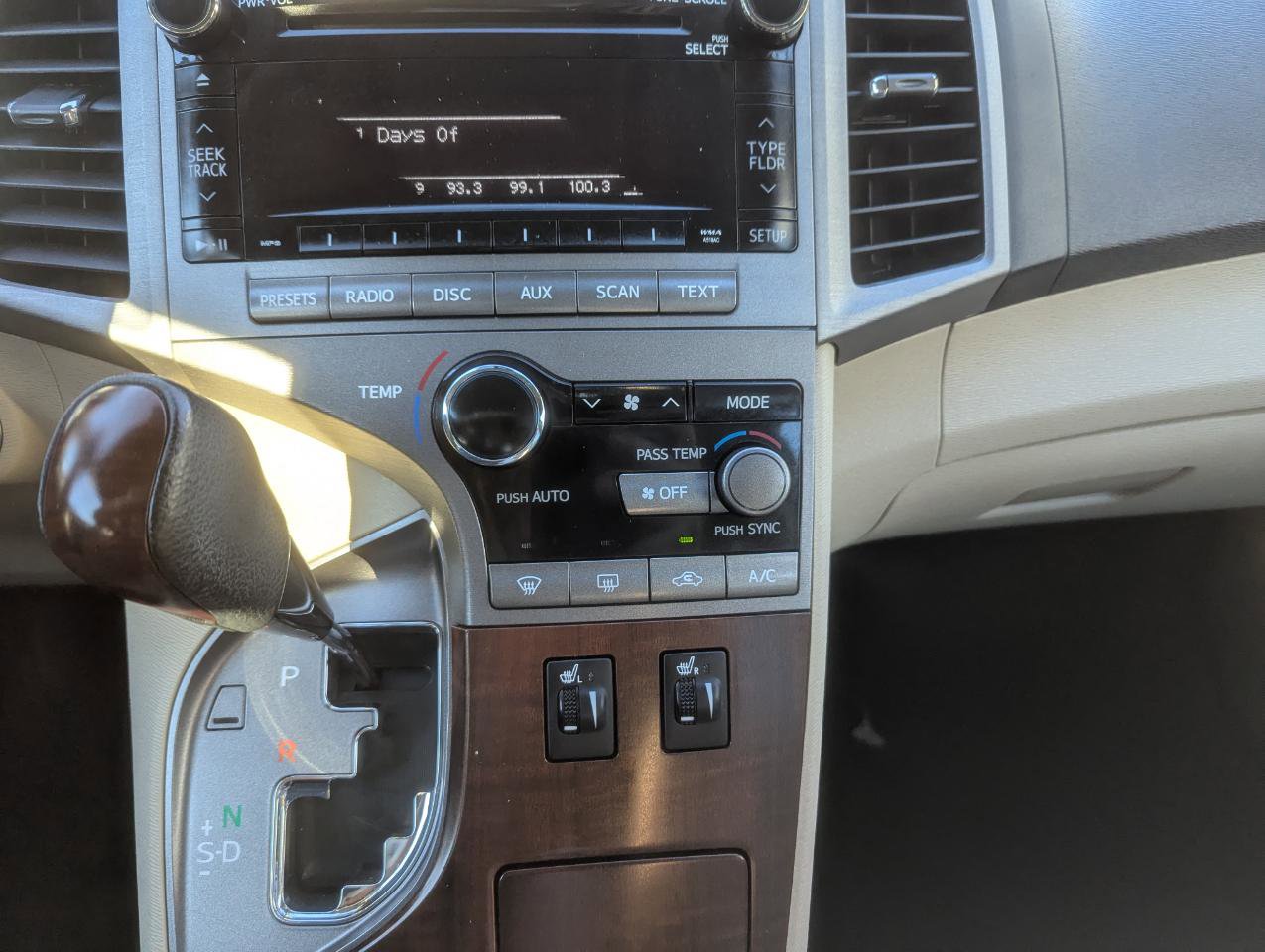 Used 2012 Toyota Venza XLE AWD/4WD image 23