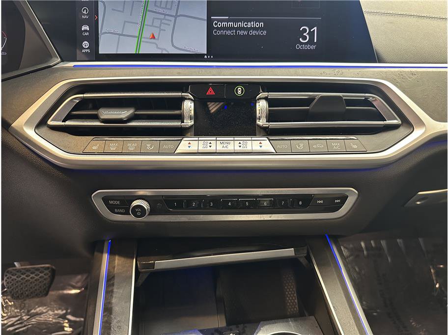 Used 2022 BMW X7 xDrive40i w/ Cold Weather Package image 17