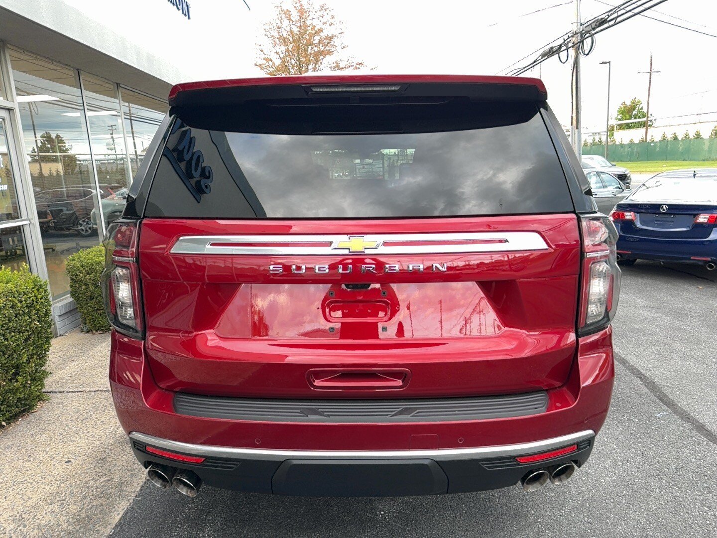 Used 2022 Chevrolet Suburban High Country w/ LPO, Illumination Package AWD/4WD image 32