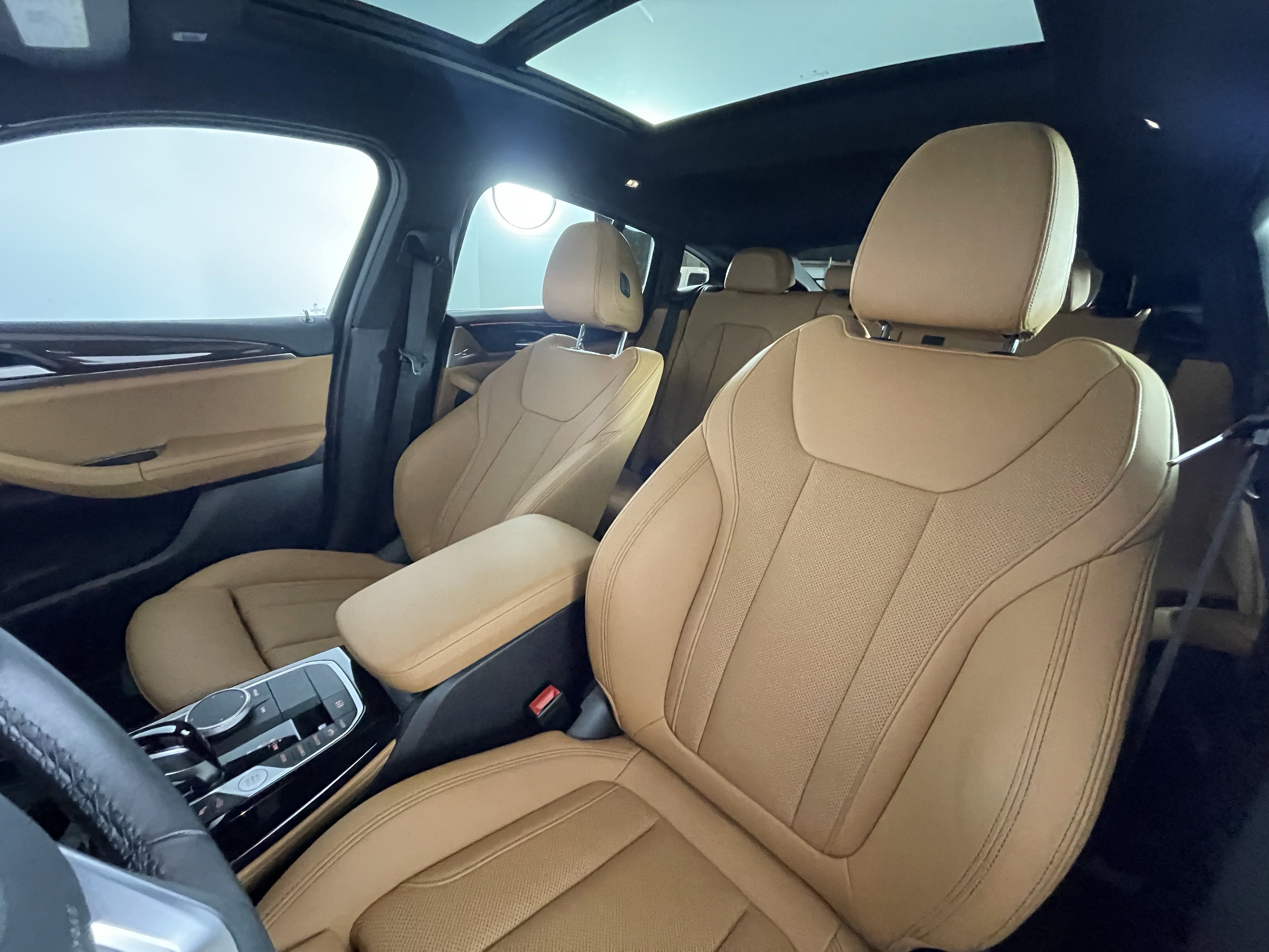 Certified 2025 BMW X4 xDrive30i image 9