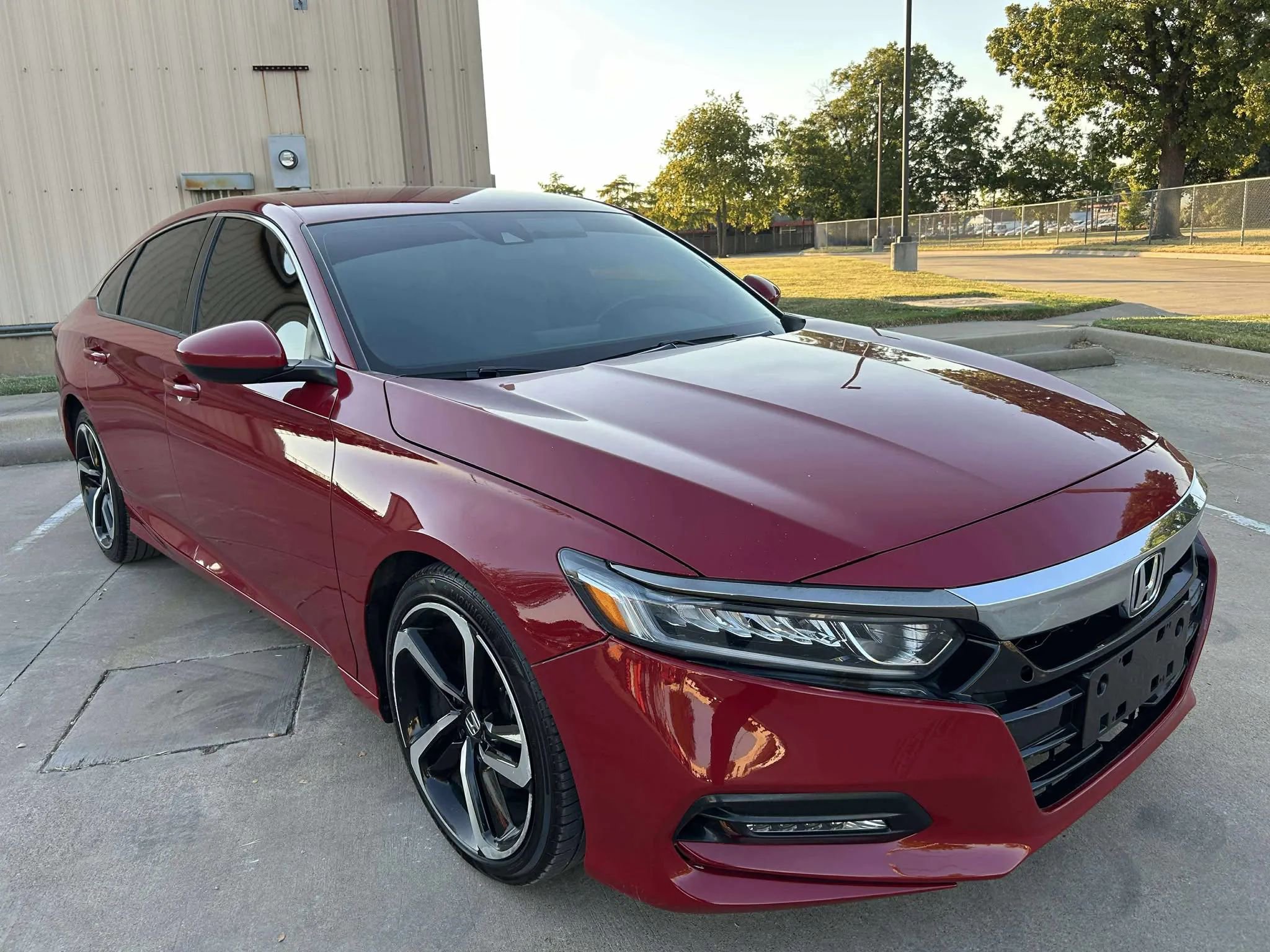 Used 2018 Honda Accord Sport image 3