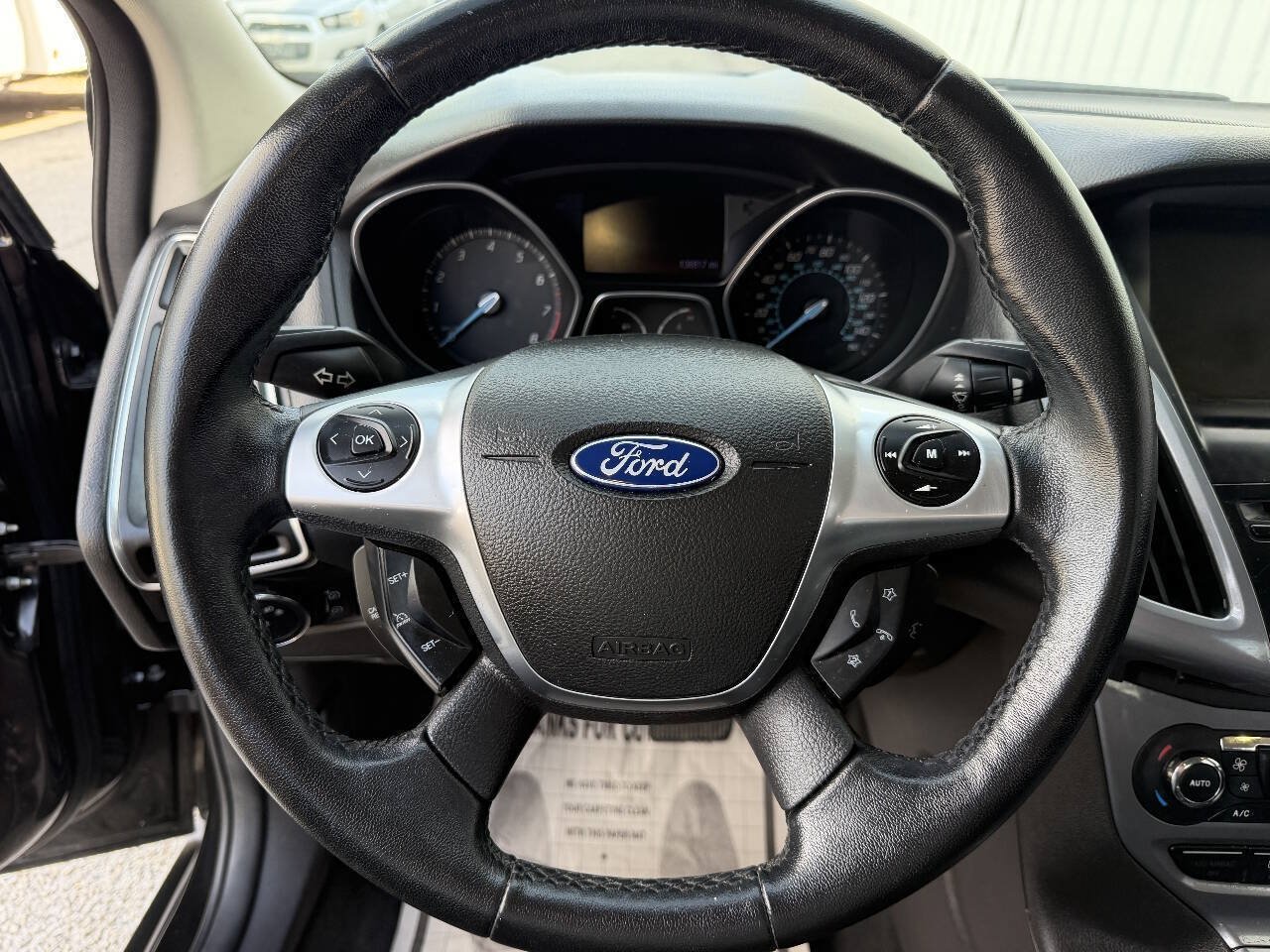 Used 2012 Ford Focus Titanium FWD image 23