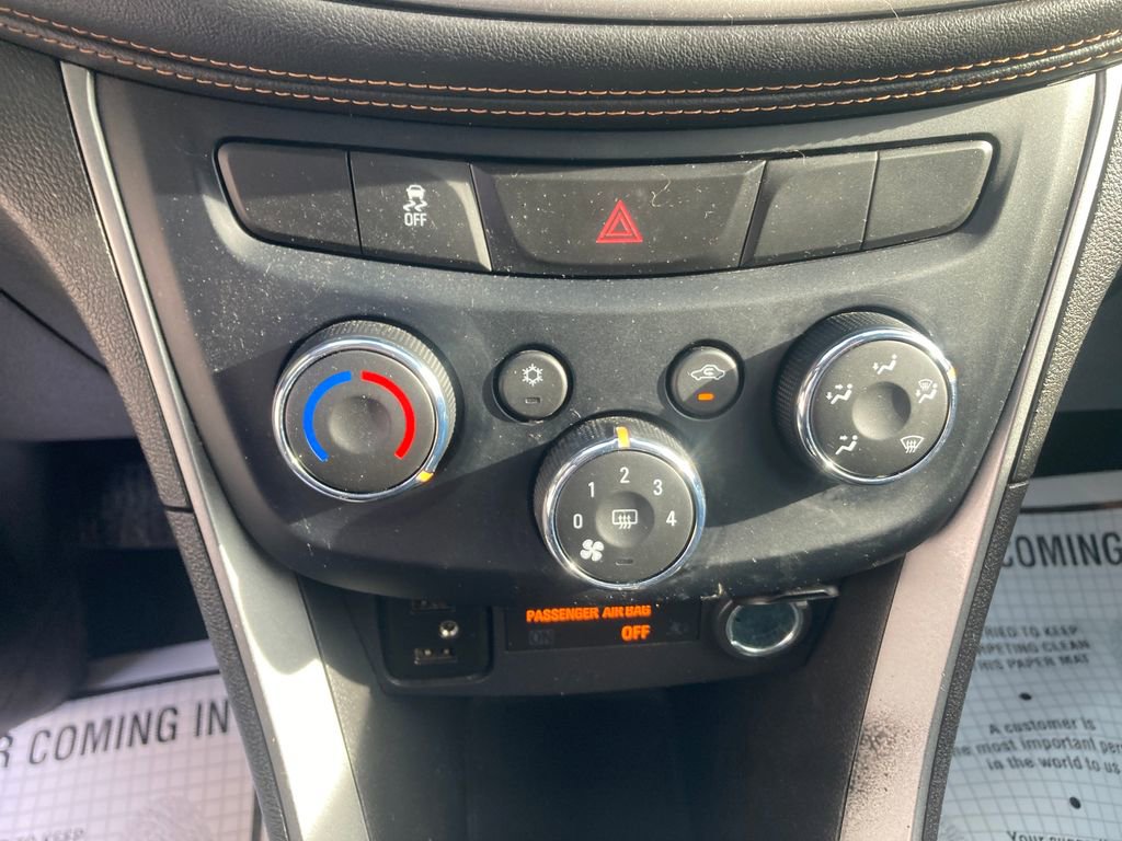 Used 2019 Chevrolet Trax LT w/ LT Convenience Package image 25