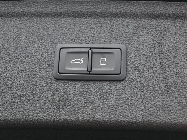 Used 2020 Audi SQ5 Premium Plus w/ Premium Plus Package image 35