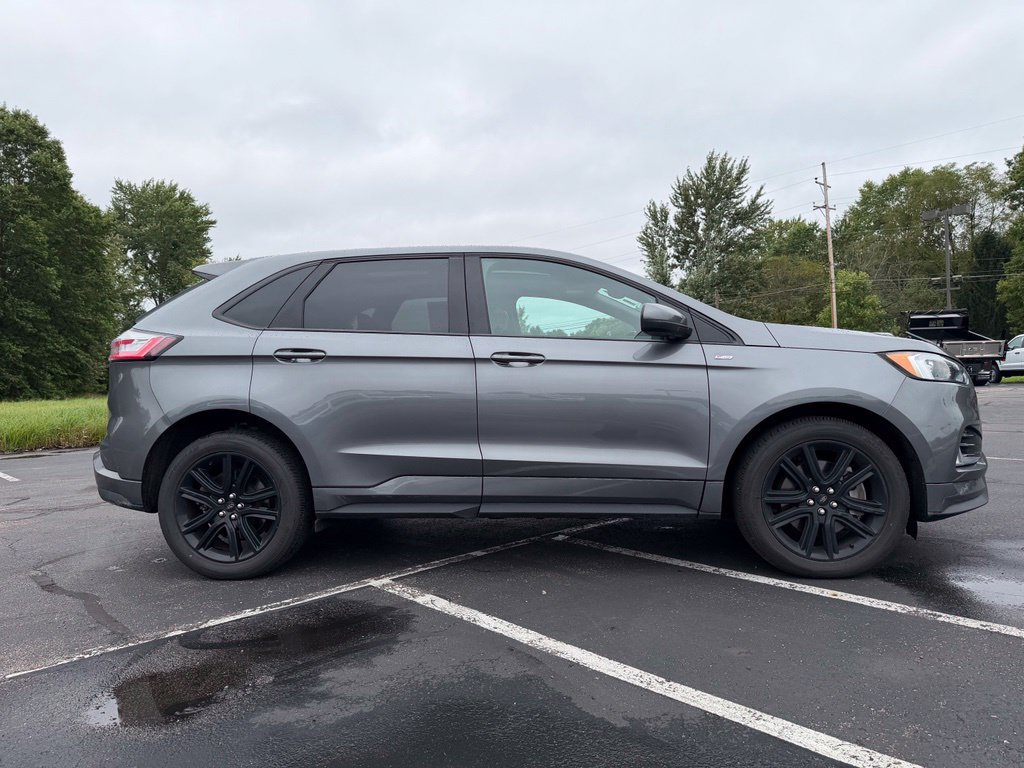 Used 2022 Ford Edge ST-Line w/ Class II Trailer Tow Package AWD/4WD image 4