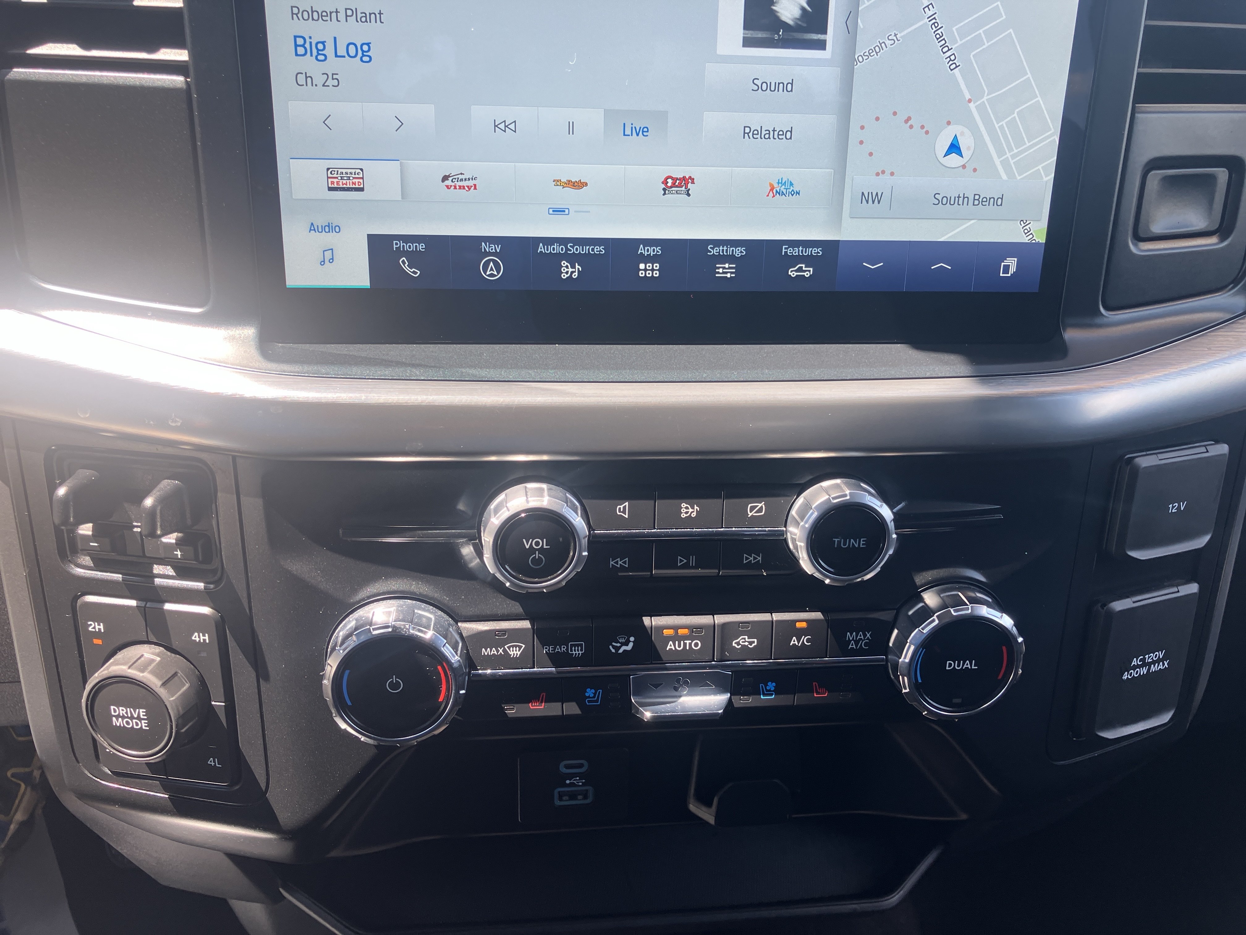 Certified 2022 Ford F150 Lariat w/ Equipment Group 501A Mid AWD/4WD image 29