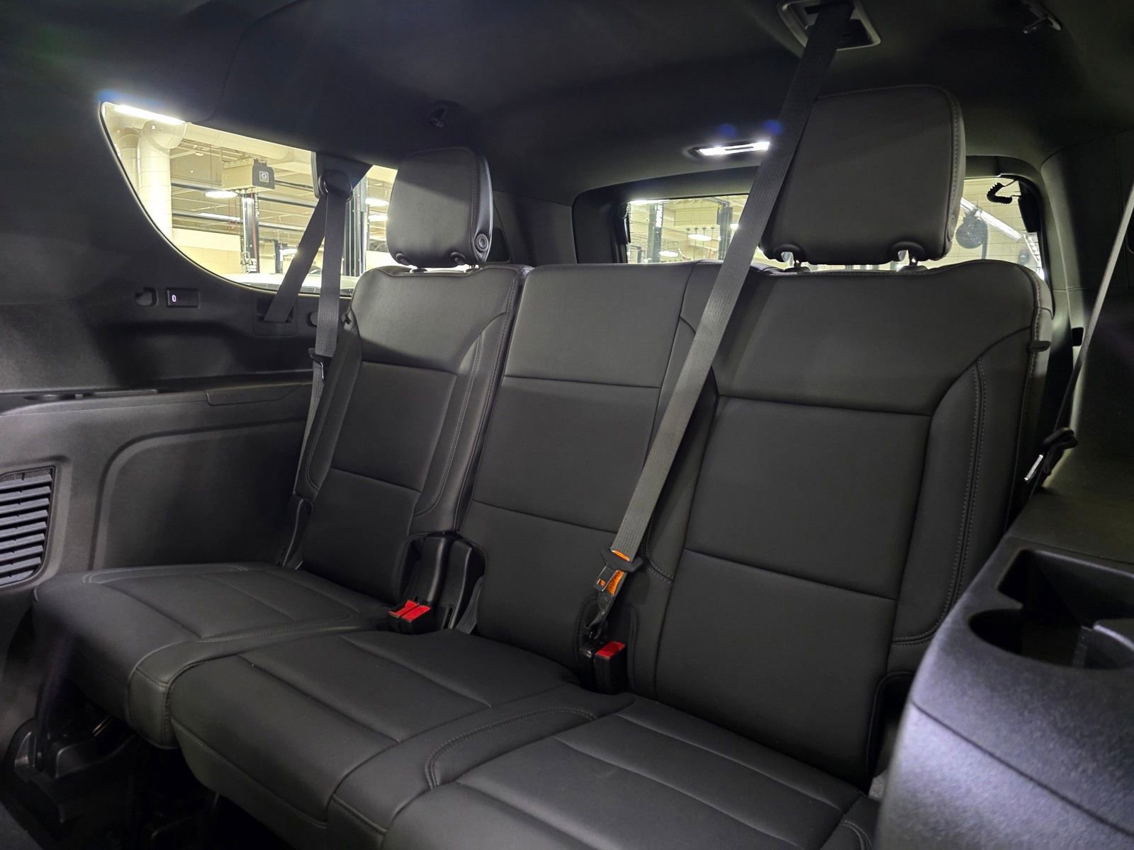 Used 2024 Chevrolet Suburban LT w/ LT Signature Package image 11