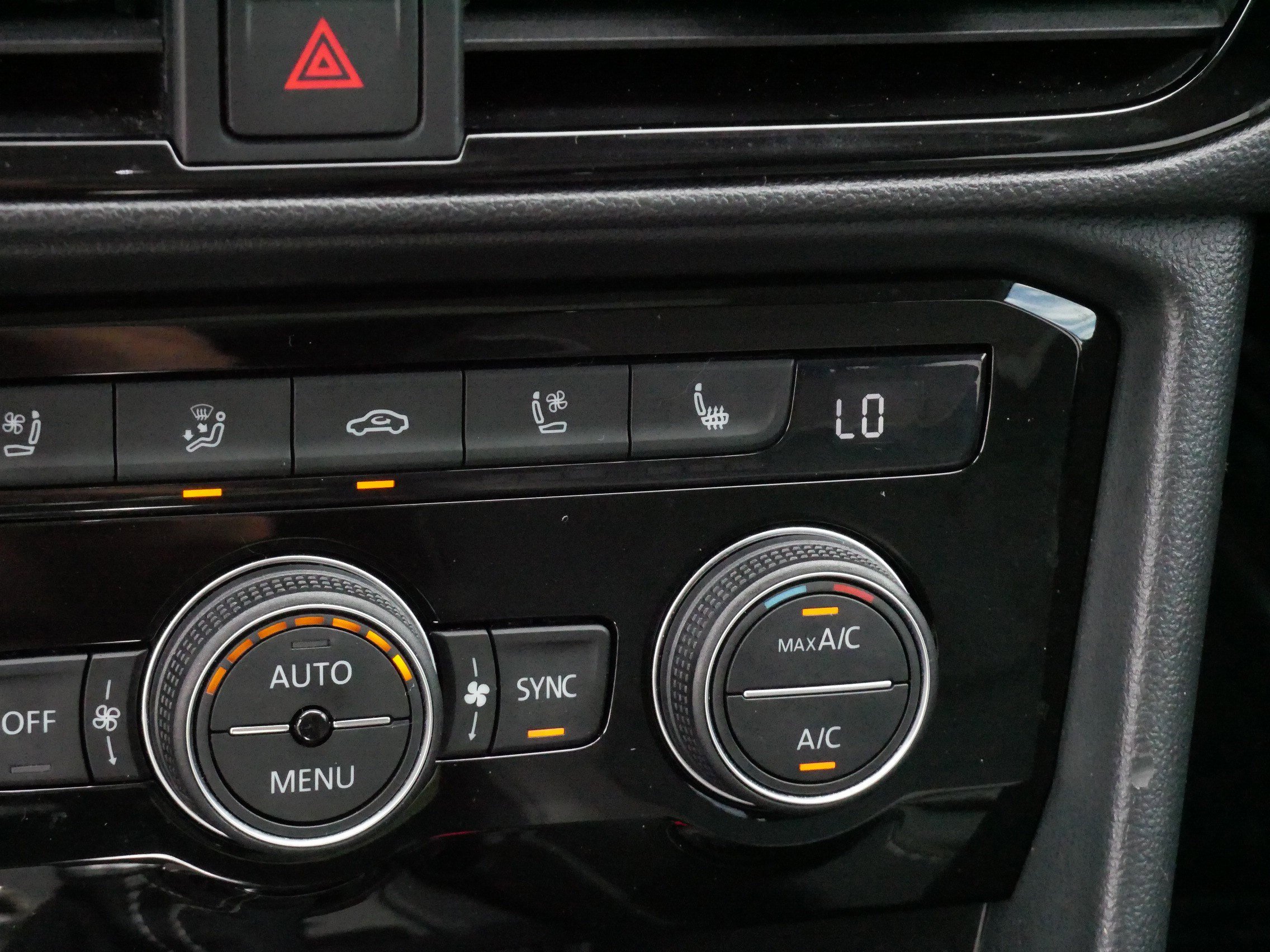Certified 2023 Volkswagen Taos SEL AWD/4WD image 28
