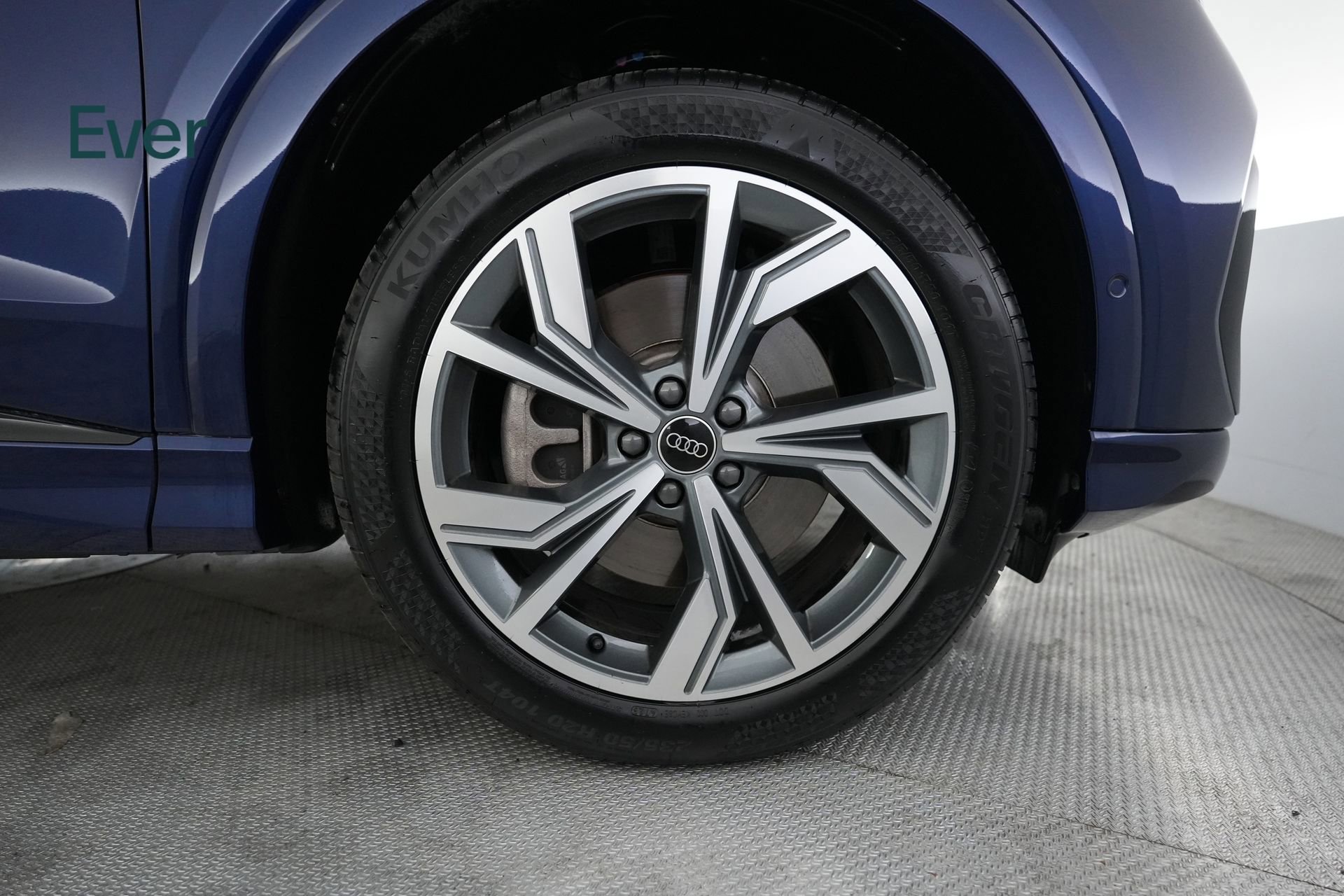 Used 2024 Audi Q4 e-tron Prestige image 20